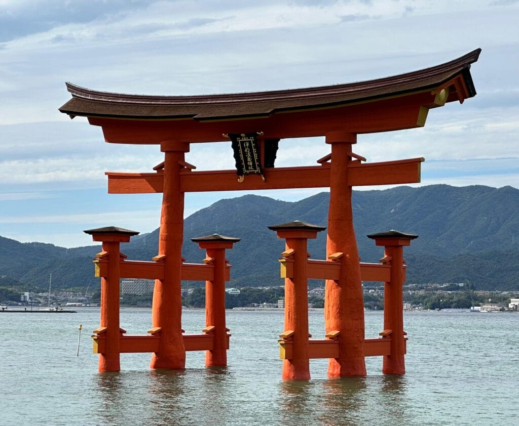 Itsukushima Shrine bei der Insel Miyajimi
